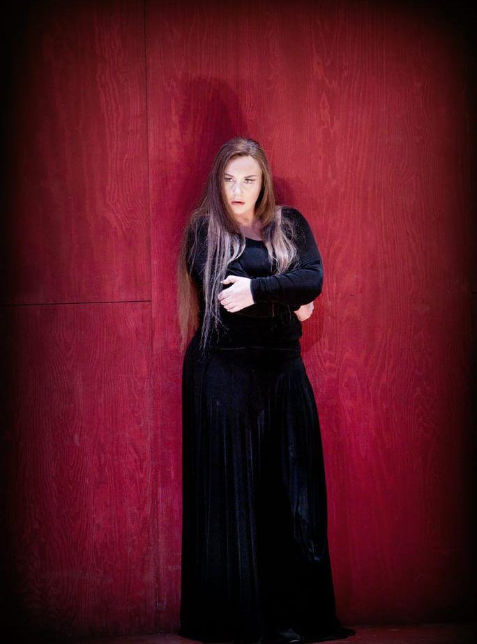 Tragiskt. Som Elektra, i Richard Strauss opera efter Sofokles tragedi, på Kungliga Operan i Stockholm. Bild: Alexander Kenney