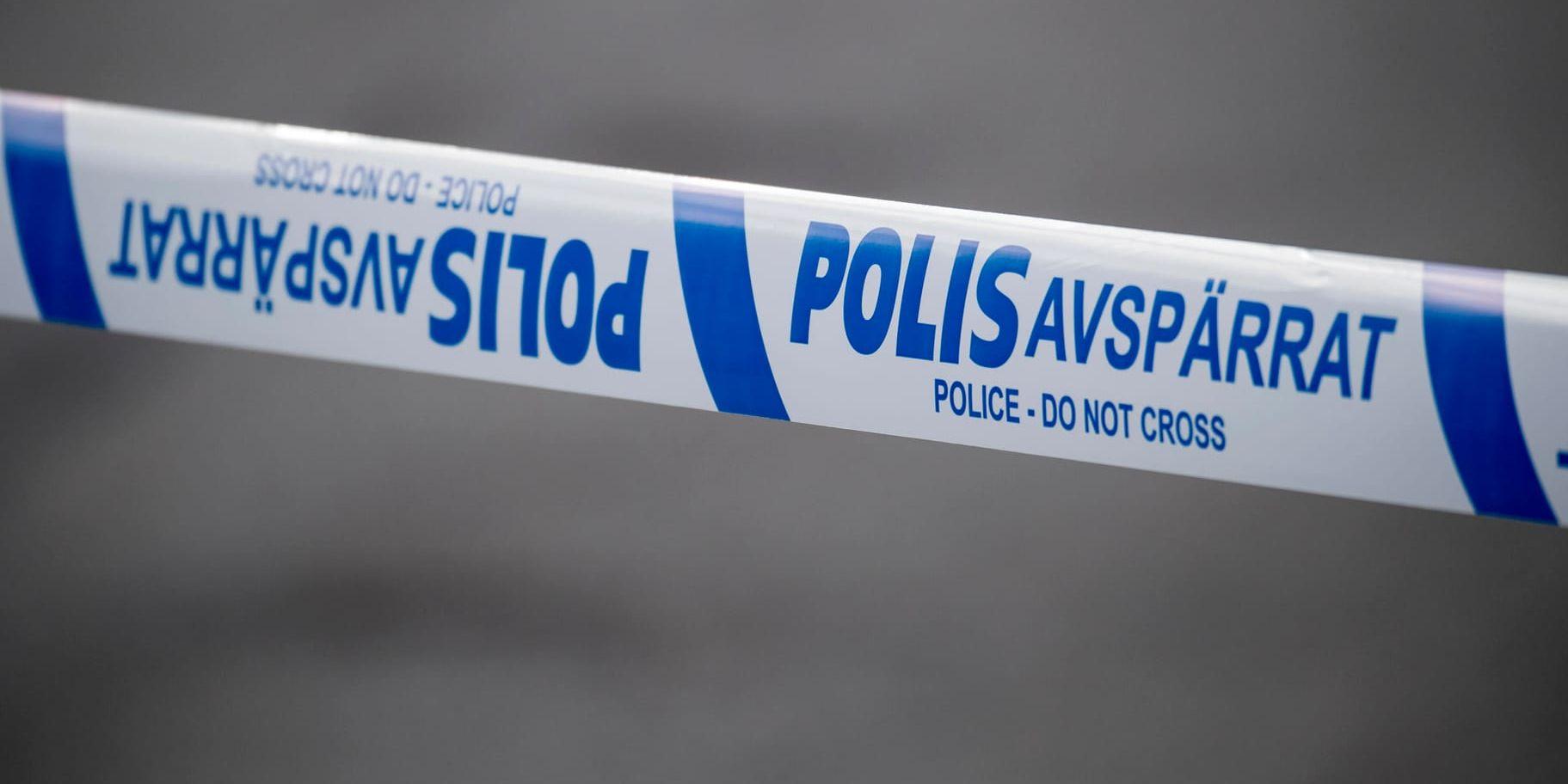 En man sitter anhållen misstänkt för ett mord i Piteå. Polis och åklagare är mycket förtegna om händelsen. Arkivbild.