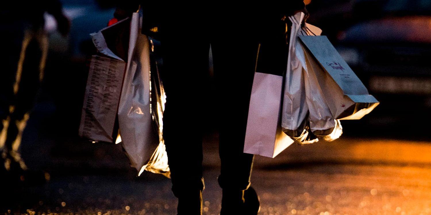 I Sverige har flera butiker börjat ta betalt från platspåsar sedan en ny EU-förordning trädde i kraft i juni. Arkivbild.