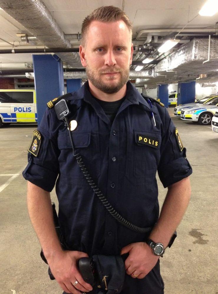 Att man ringer till SOS alarm när det inte är nödsituation är ett problem, menar Viktor Adoplhson, yttre befäl på Södermalm vid Stockholmspolisen. BILD: Privat
