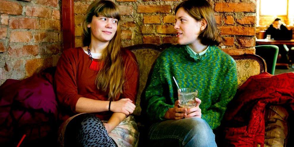 Jazzsystrar. Malin Almgren, 23, och Karolina Almgren, 22, gör improvisationsmusik med popinslag under namnet Sisters of invention.