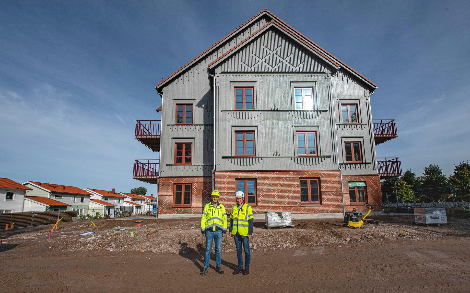 Nybyggda hyreshusen på Stationsvägen i Harplinge har utsetts till årets vackraste nybyggnation.