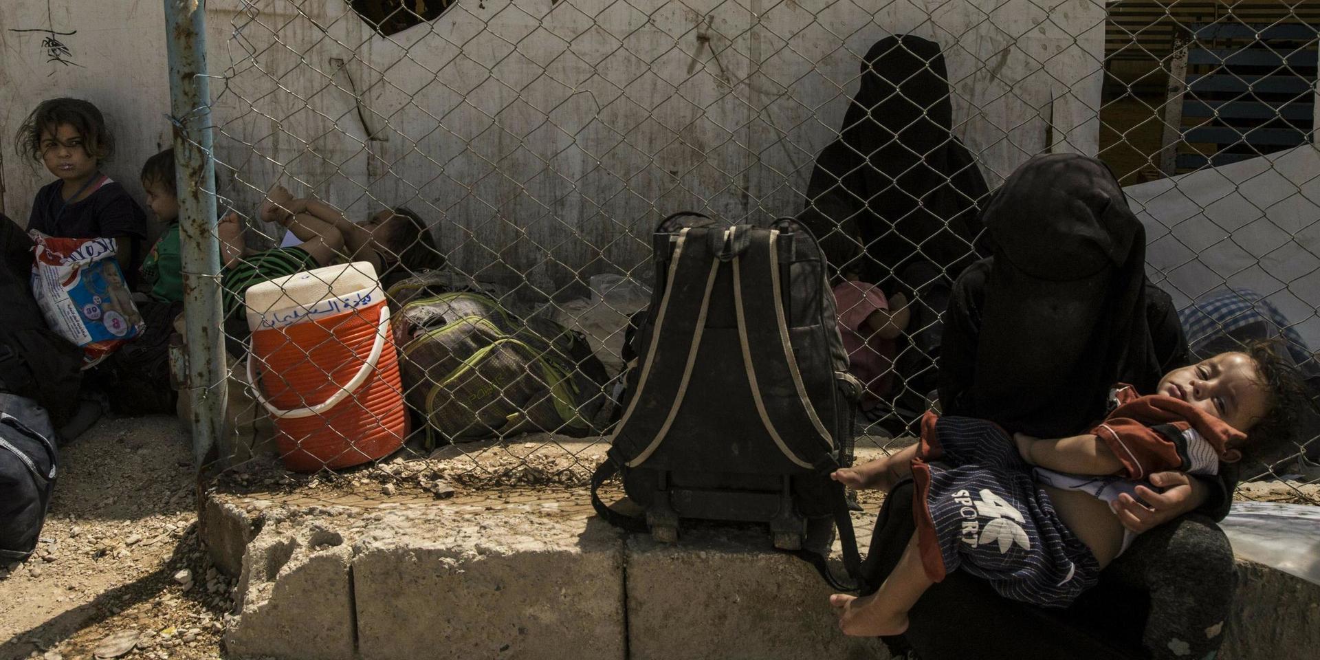 Bild från ett läger i al-Hol, staden i Syrien där mamman från Halmstad tog sina barn. Personerna på bilden har inget med artikeln att göra.