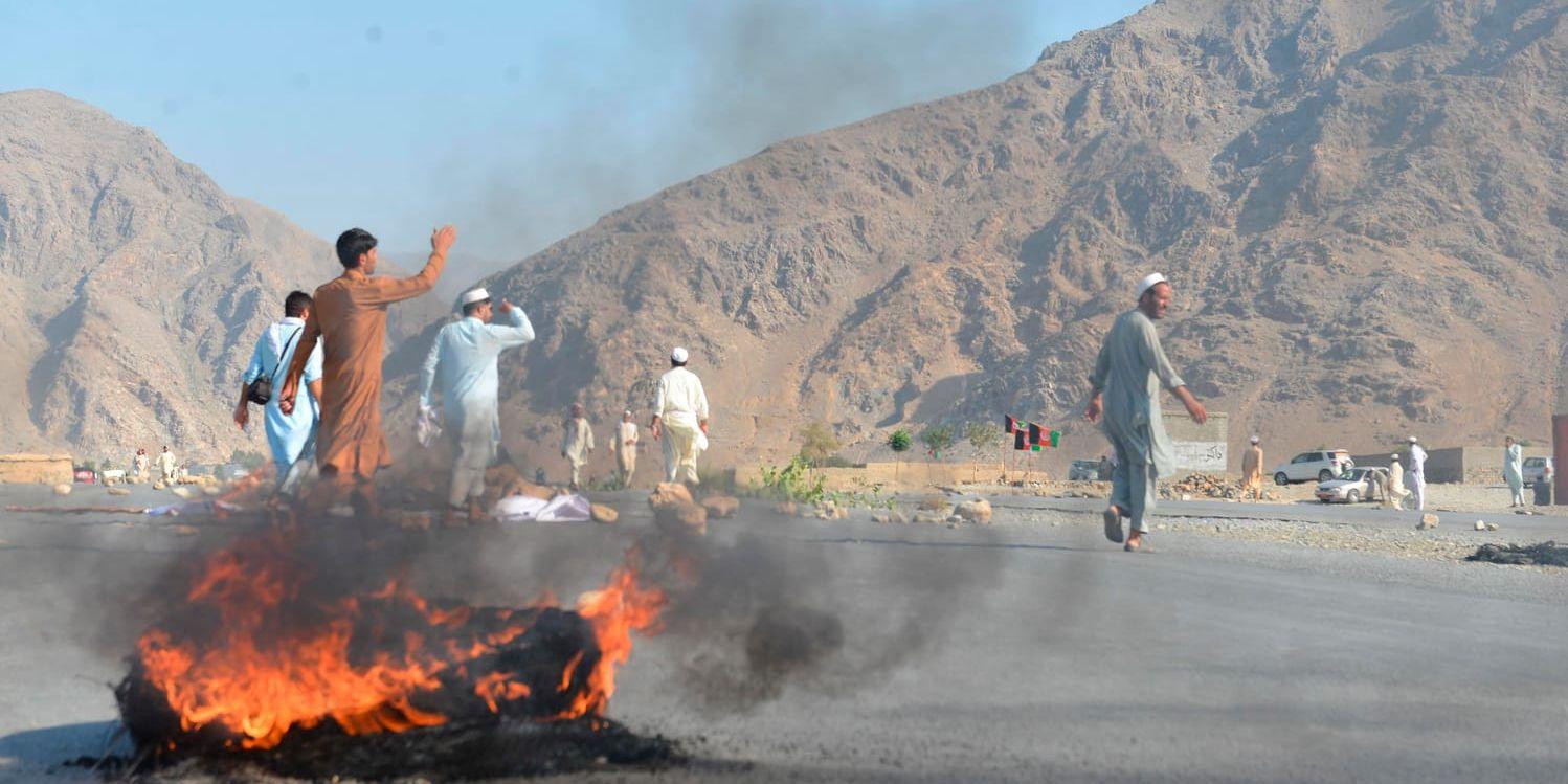 En självmordsattack skakade distriktet Momandara i östra Afghanistan den 11 september. Självmordsbombaren utlöste sin väst mitt i en folkmassa. 25 personer dog och 130 skadades, enligt lokala myndigheter.