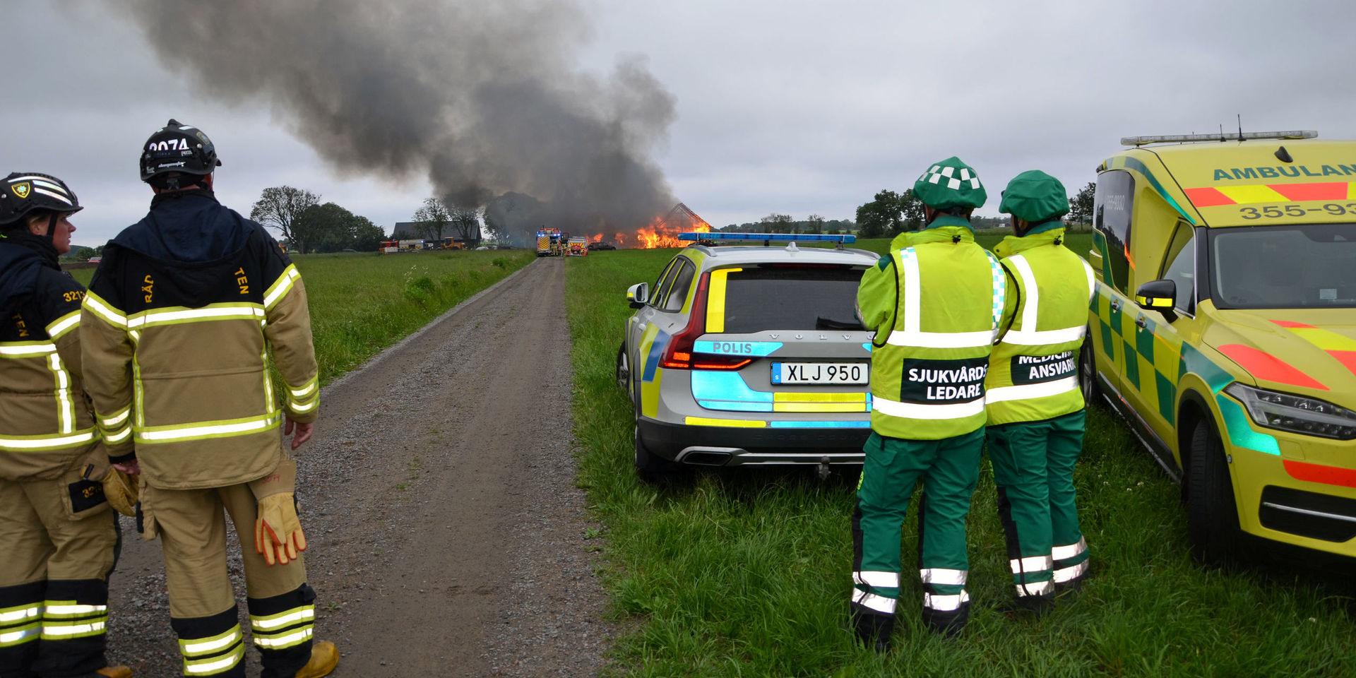 En byggnad brann ner till grunden i söndags i Olofsbo.
