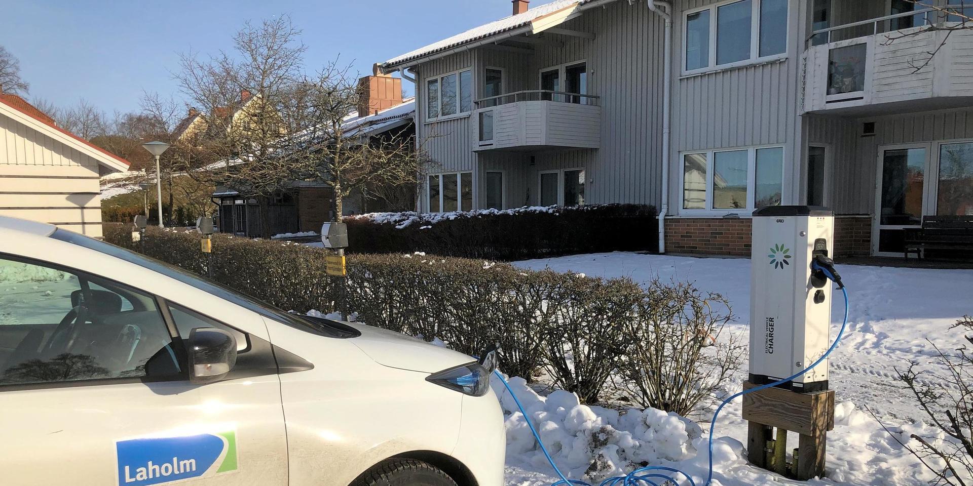 Lingården i Laholm är bas för en av kommunens hemtjänstgrupper. Sex i personalen har testats positivt för covid-19.