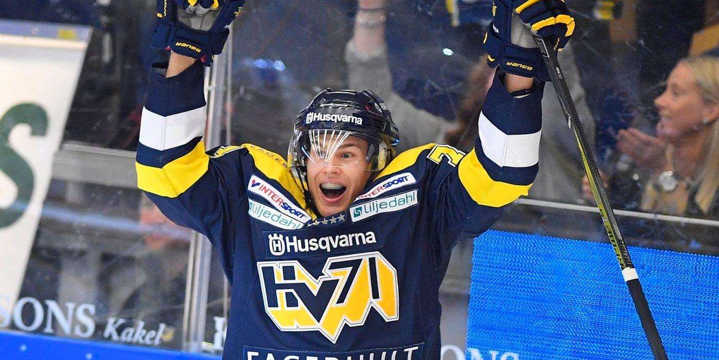 Sebastian Wännström och hans HV71 fick jubla igen efter tränarbytet. Arkivbild.