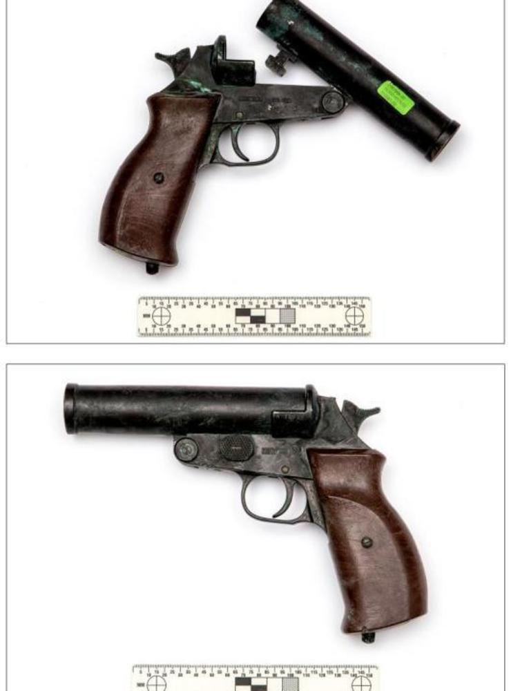 Pistolen är en enkelskotts signalpistol i kaliber 4, tillverkad i Italien av fabrikat Mondial.