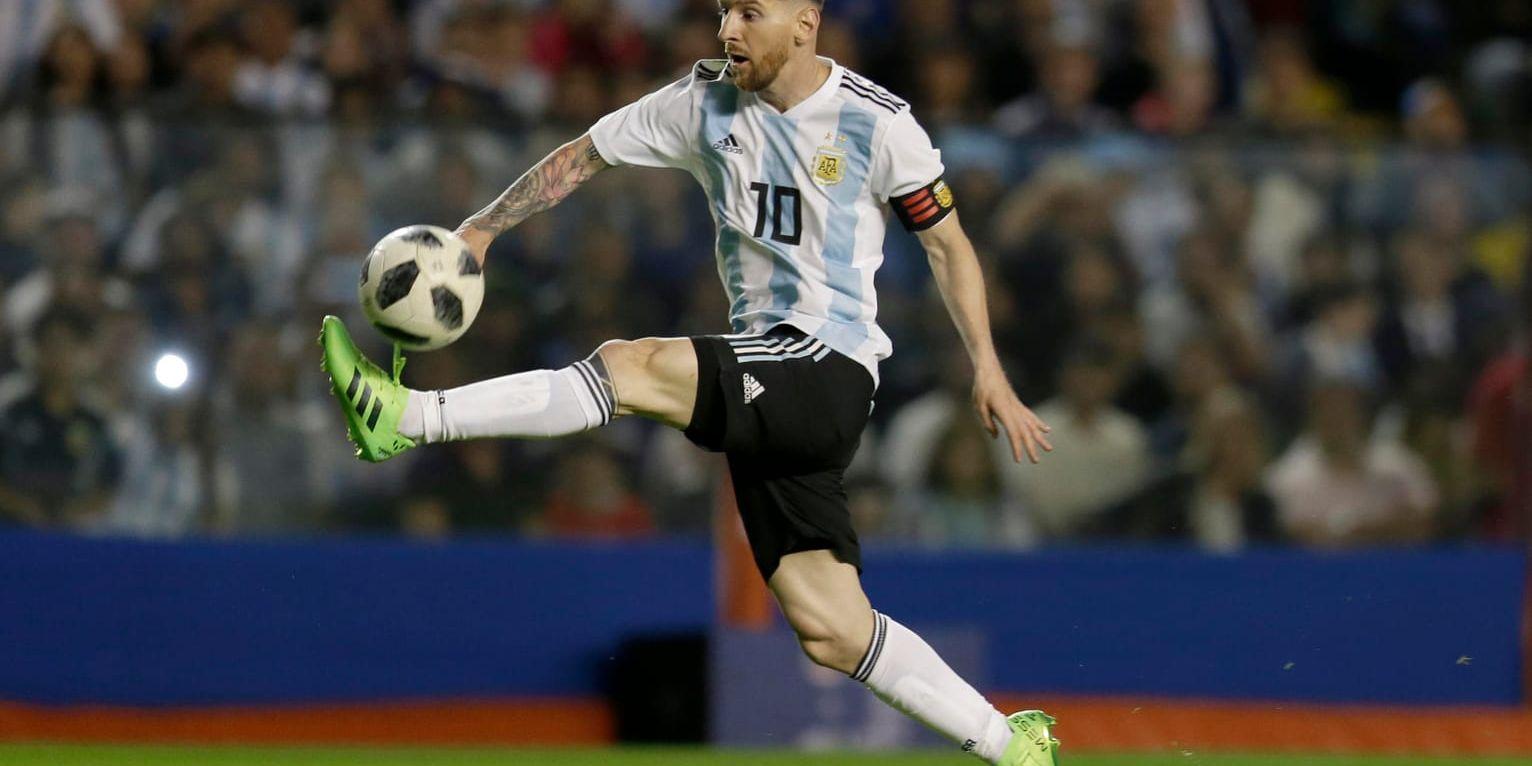 Lionel Messi gjorde ett hattrick i Argentinas landskamp mot Haiti.