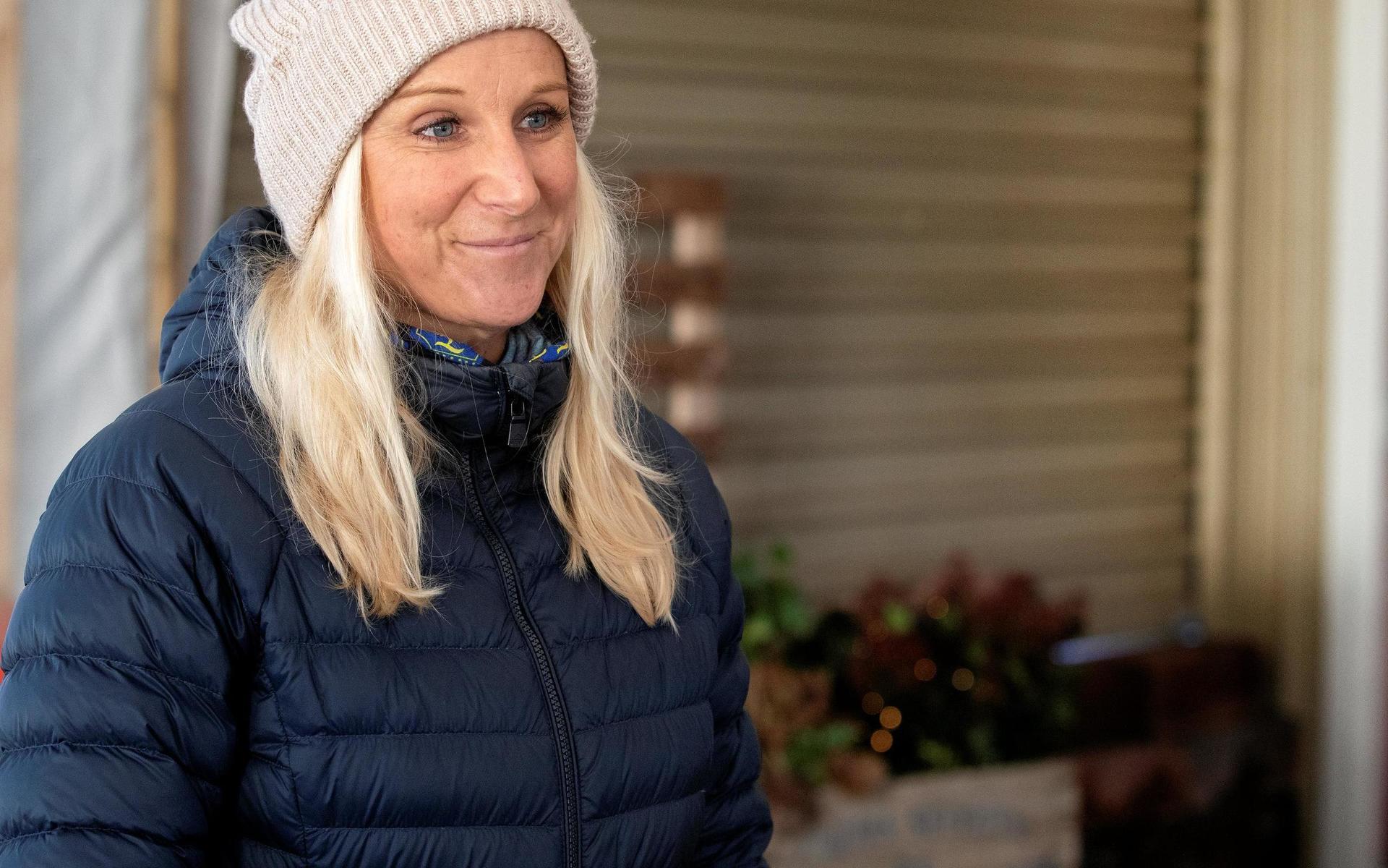 Linda Johansson har handlat i Gårdsbutik Thuresson i många år och minns hur allt började i ett litet rum – och med en kö av kunder utomhus. 