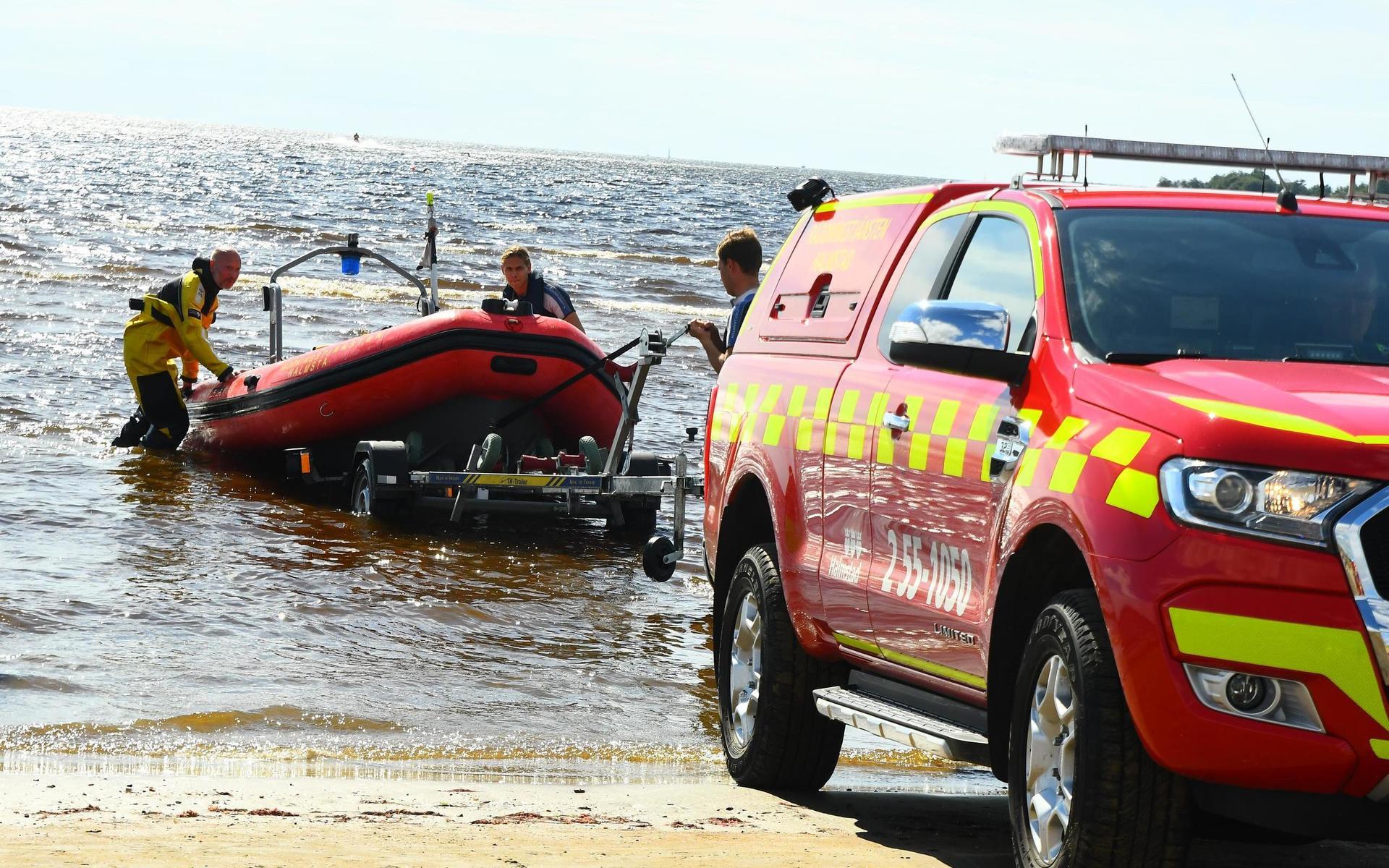 Både räddningstjänst och polis larmades till drunkningslarmet på Östra stranden.