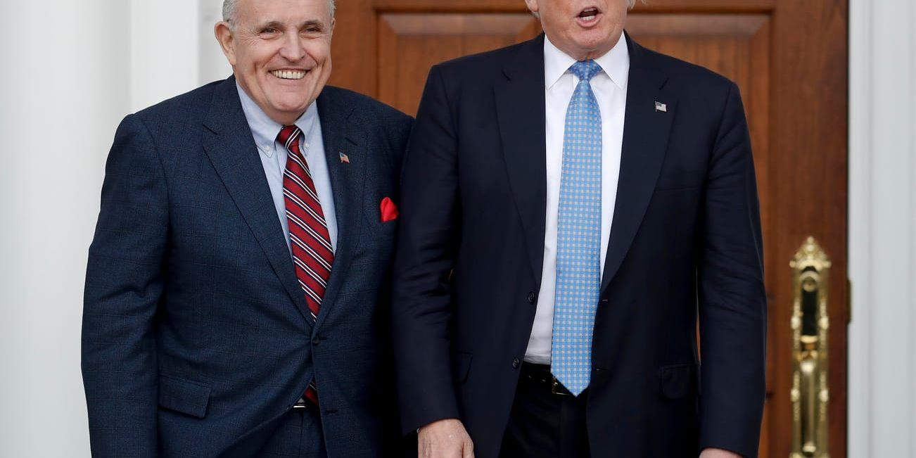 USA:s president Donald Trump och dennes juridiske rådgivare Rudy Giuliani. Arkivbild.