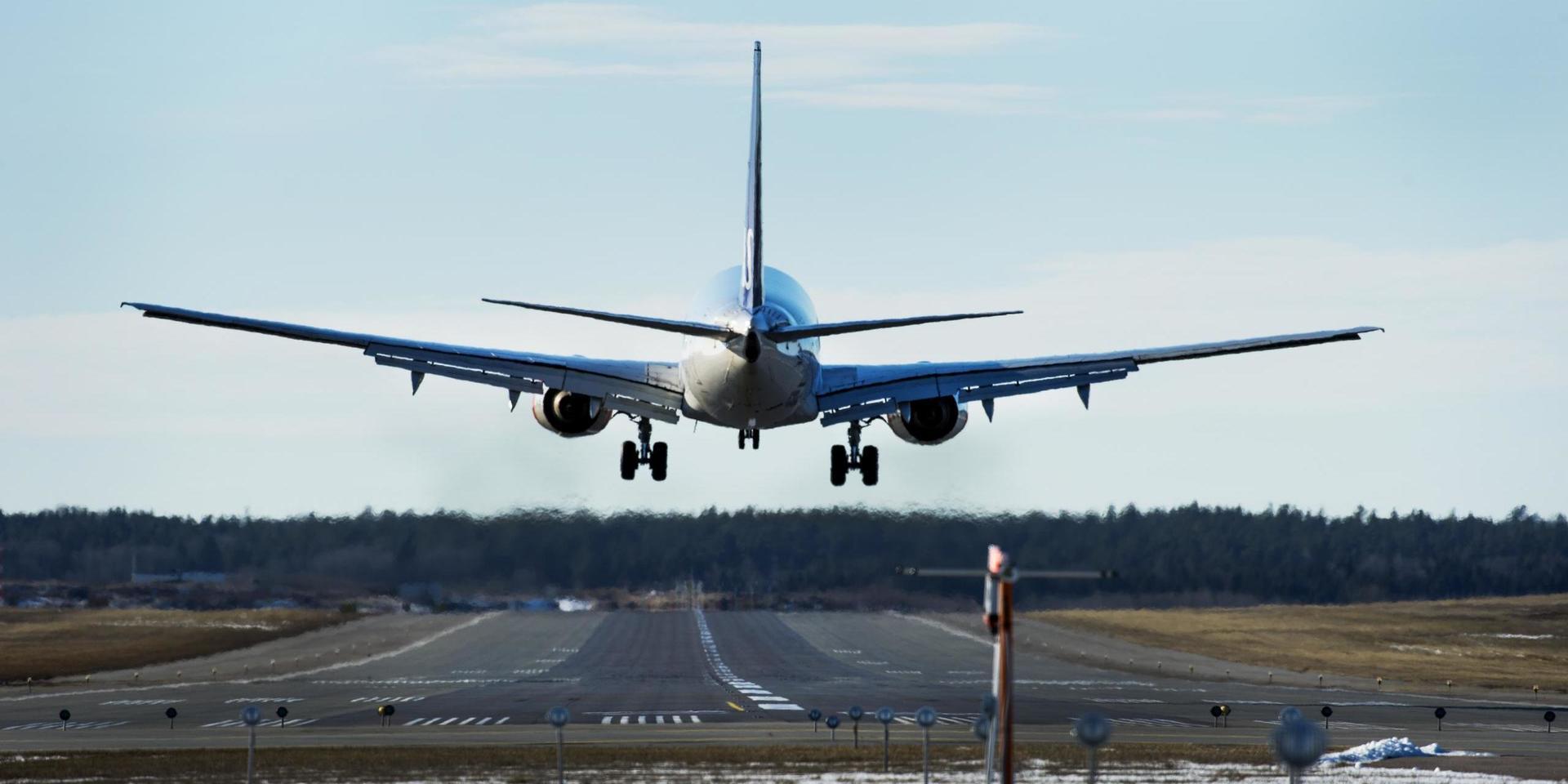Går det svenska inrikesflyget in för landning blir det lättare att nå klimatmålen.
