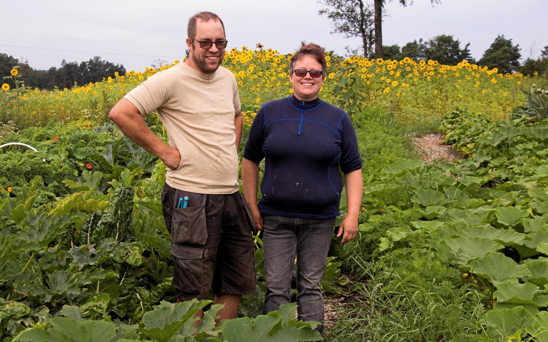 Marcus och Josefine Marcus Lindmark på Skogaby lantbruk korades som Årets hållbara företag.
