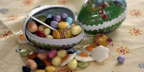 Under påsken äter svenskarna 4 000 ton godis. Men påsken är så mycket mer än frosseri.