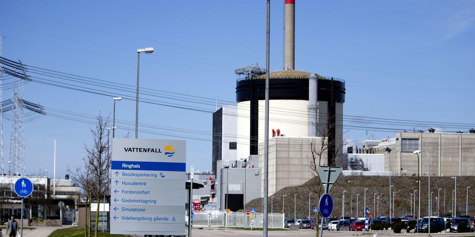 VARBERG 2015-04-28 
Reaktor 1 och 2 på Ringhals kärnkraftverk utanför Varberg där statliga Vattenfall är huvudägare. Vattenfall planerar att stänga kärnreaktorerna Ringhals 1 och 2 redan 2018-2020, inte 2025 som tidigare.
Foto: Adam Ihse / TT / Kod 9200 