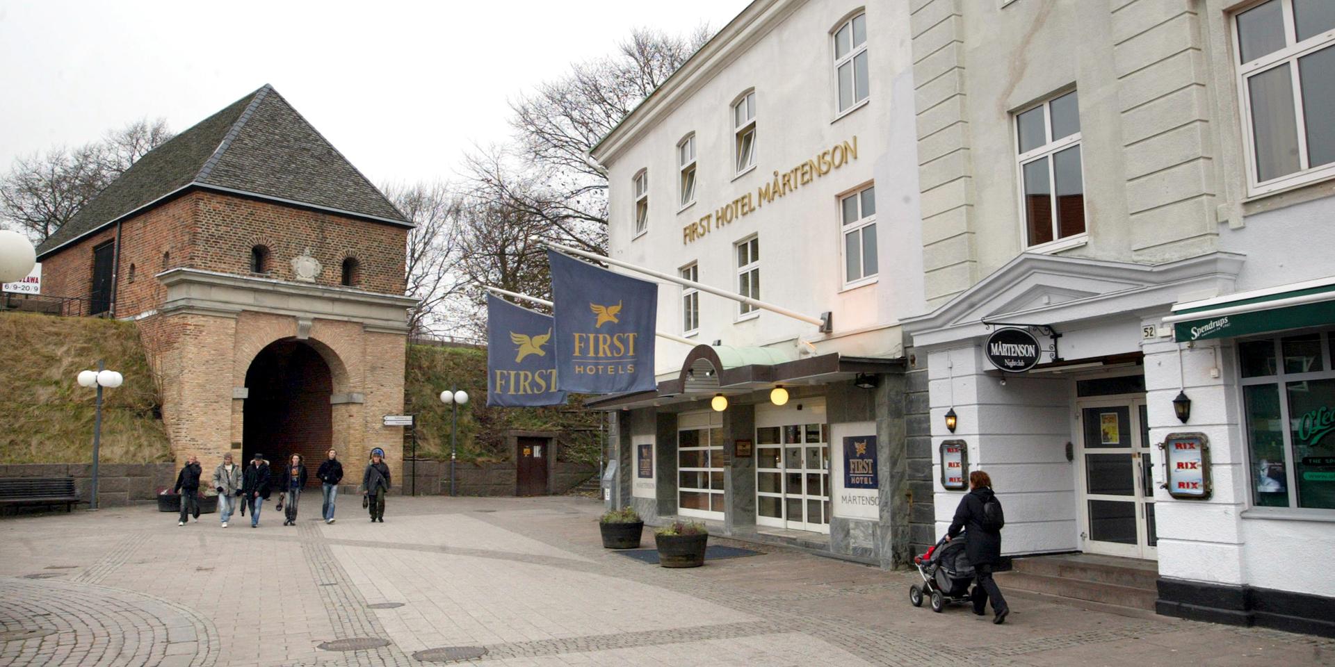 First Hotel Mårtensson och Mårtensson nattklubb i Halmstad för många år sedan. Nu lägger nattklubben ner.