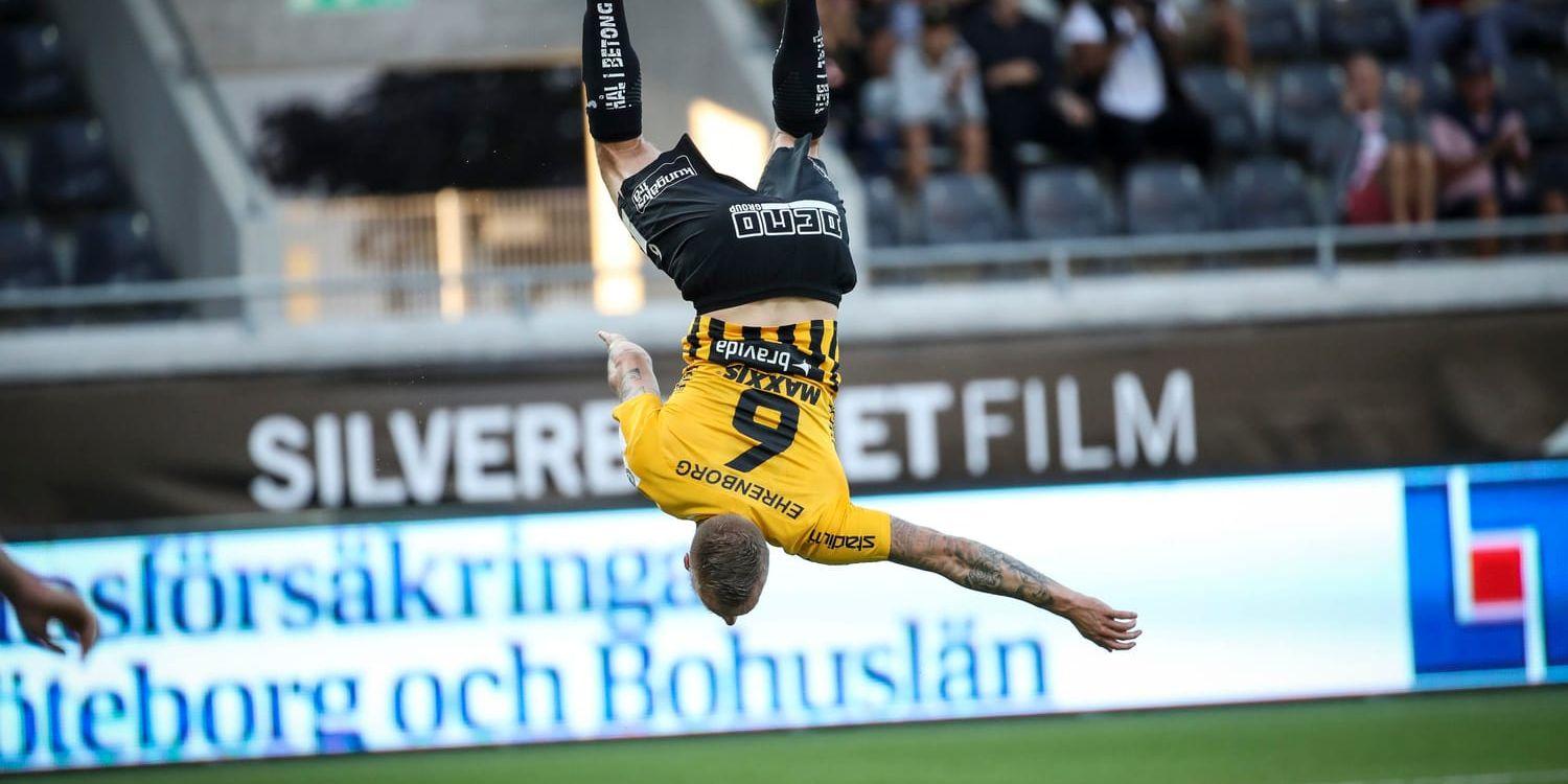 Häckens Alexander Faltsetas slår en frivolt när han jublar efter sitt snygga 2–0-mål i Häckens klara seger mot Sundsvall.