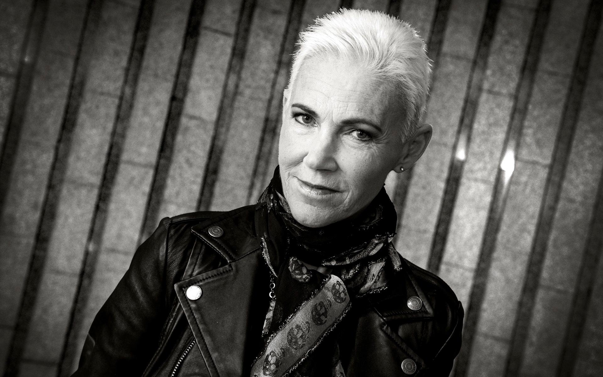 Marie Fredriksson släppte flera hyllade soloalbum under 1980-talet, innan hon slog sig ihop med Per Gessle i bandet Roxette.