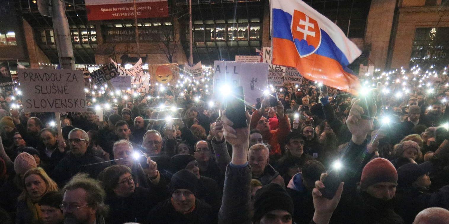 Tiotusentals demonstranter i Slovakiens huvudstad Bratislava protesterade mot korruption.