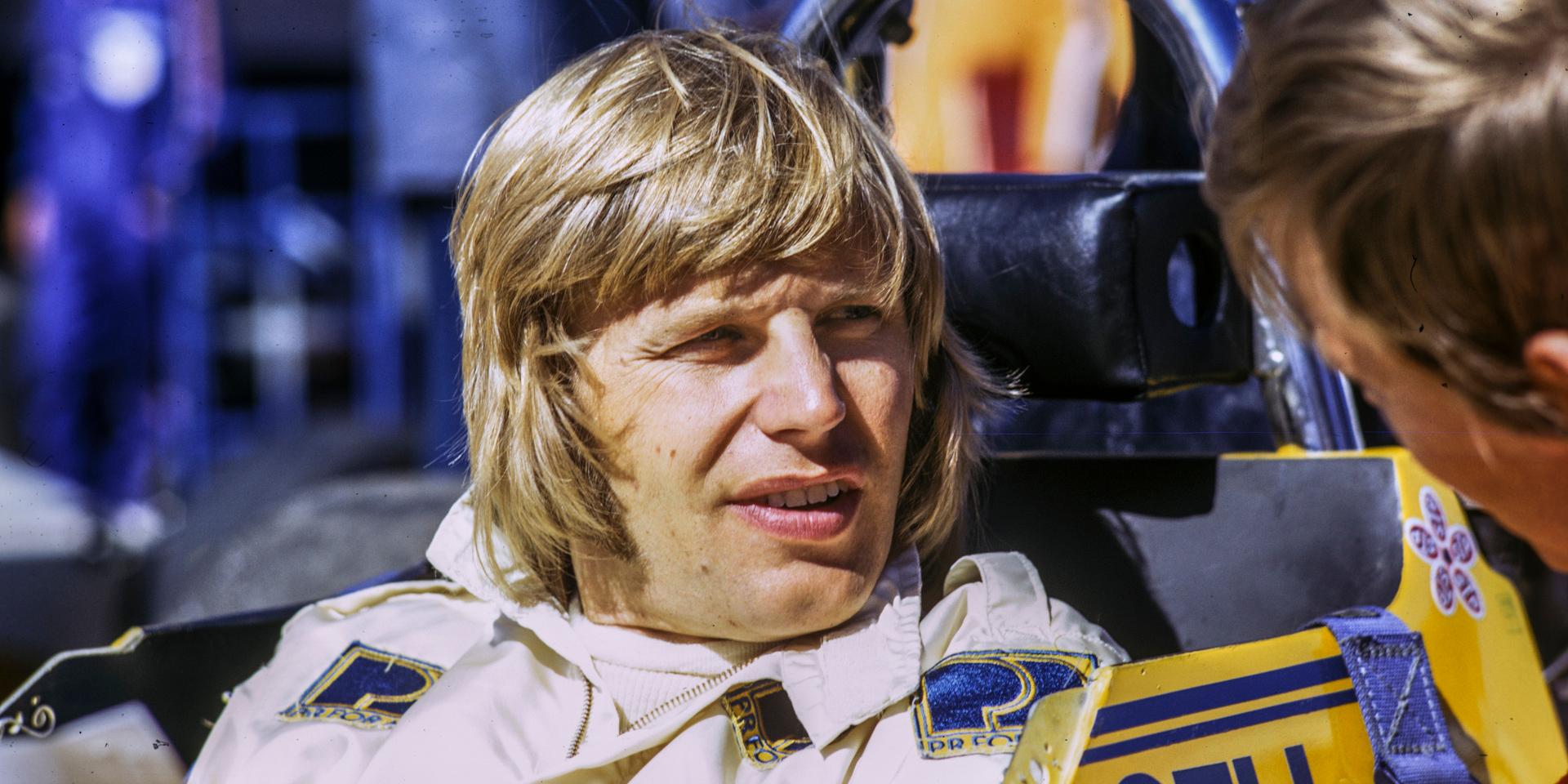 Racerföraren Reine Wisell. Bilden från 1973 togs i depån på Anderstorp.