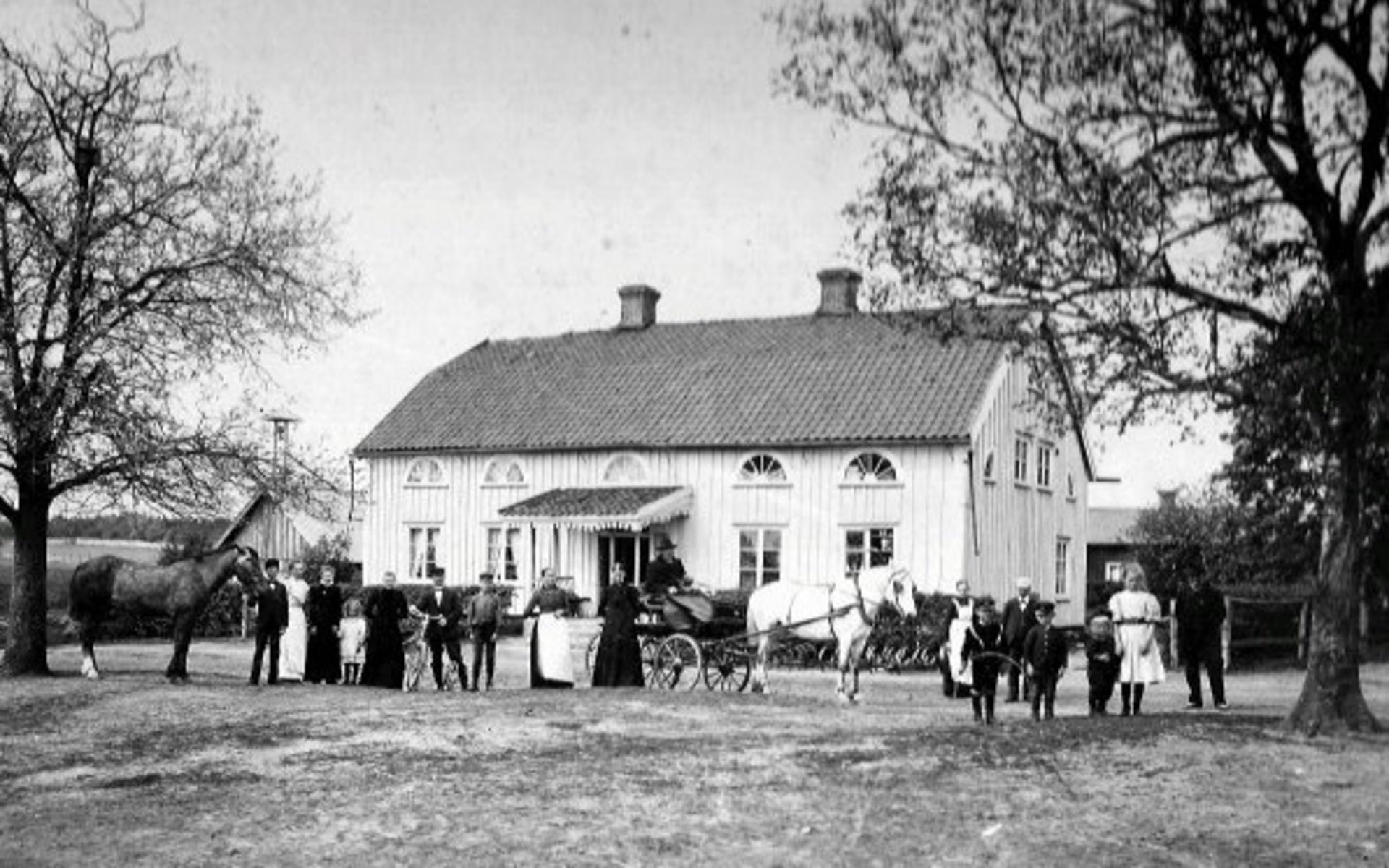 Mårtenssons affär på Nyby. Bilden är från 1890-talet. 