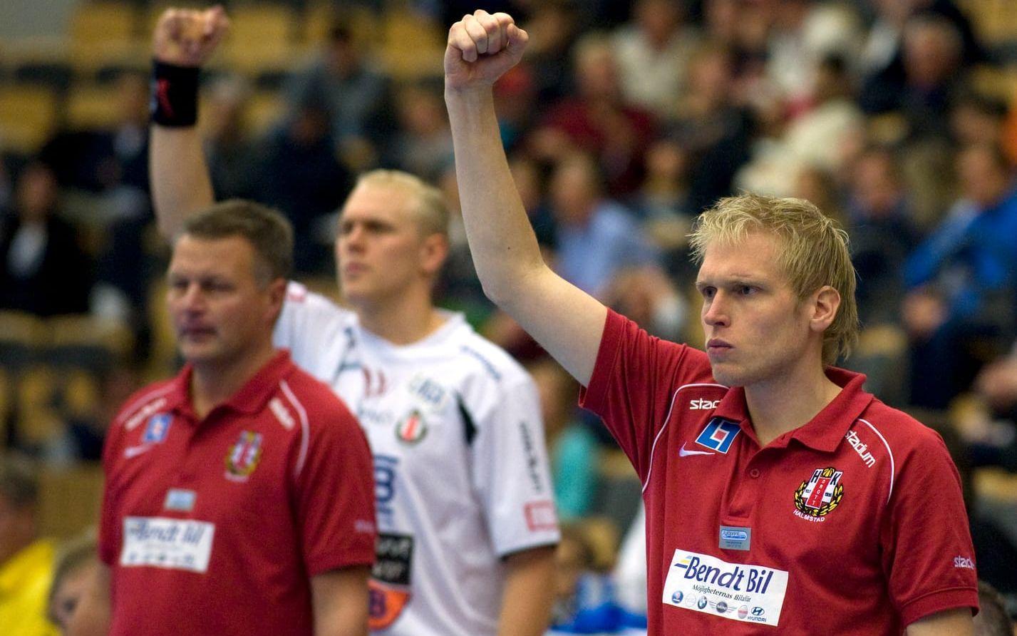 SM-silver. Under tre säsonger, varav två som assisterande tränare till Ulf "Tubbi" Sivertsson, fanns Johan Ekengren med i Drotts ledarteam. 2010 hjälpte han laget till ett SM-silver. Bild: Arne Forsell