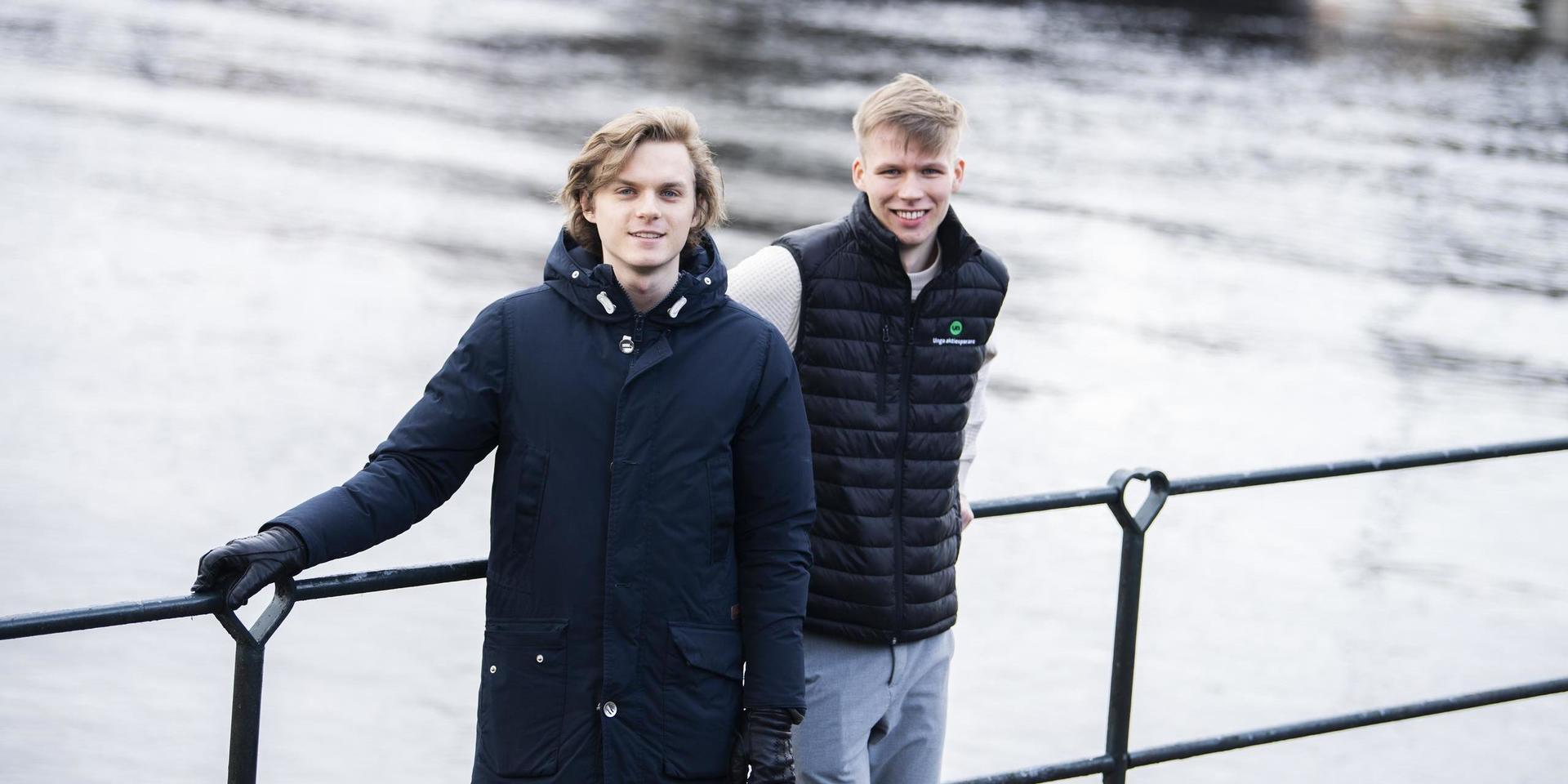 Jesper Ahlberg och Rasmus Berg är med i Unga aktiesparare i Halmstad. 