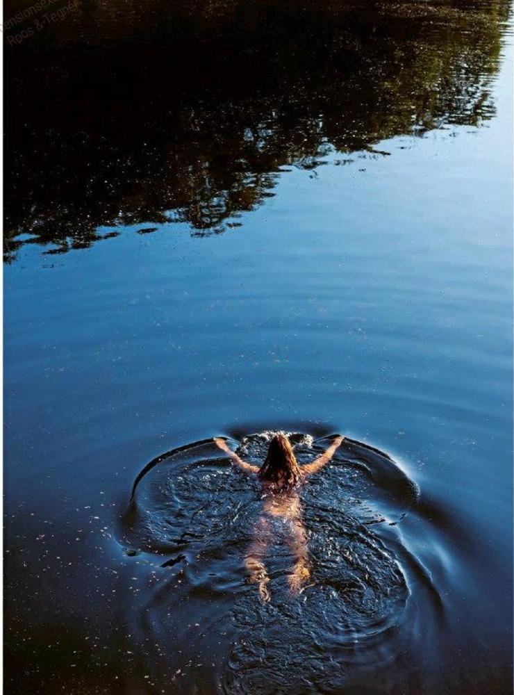 Att bada kallbada är som ett lyckopiller, menar Helena Kubicek Boye.