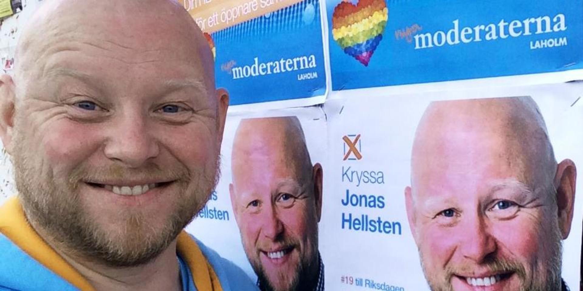 Jonas Hellsten (M) tog en selfie i valrörelsen 2014. Han är också ordförande i Öppna Moderater Halland.