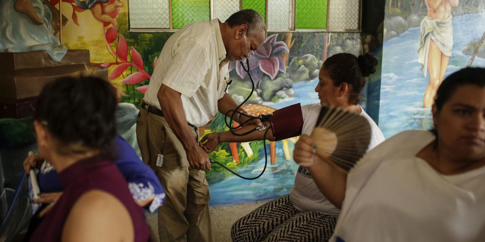 Hungerstrejkande i en kyrka i Masaya, Nicaragua. Bild från i torsdags.