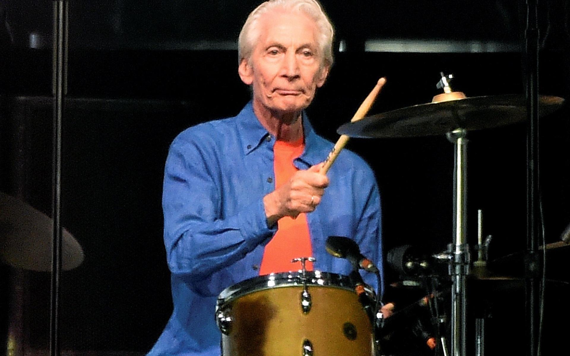 Rolling Stones trummis Charlie Watts vid bandets spelning på Rose Bowl i Pasadena, Kalifornien 22 augusti 2019. Watts dog i London den 24 augusti 2021. Han blev 80 år.