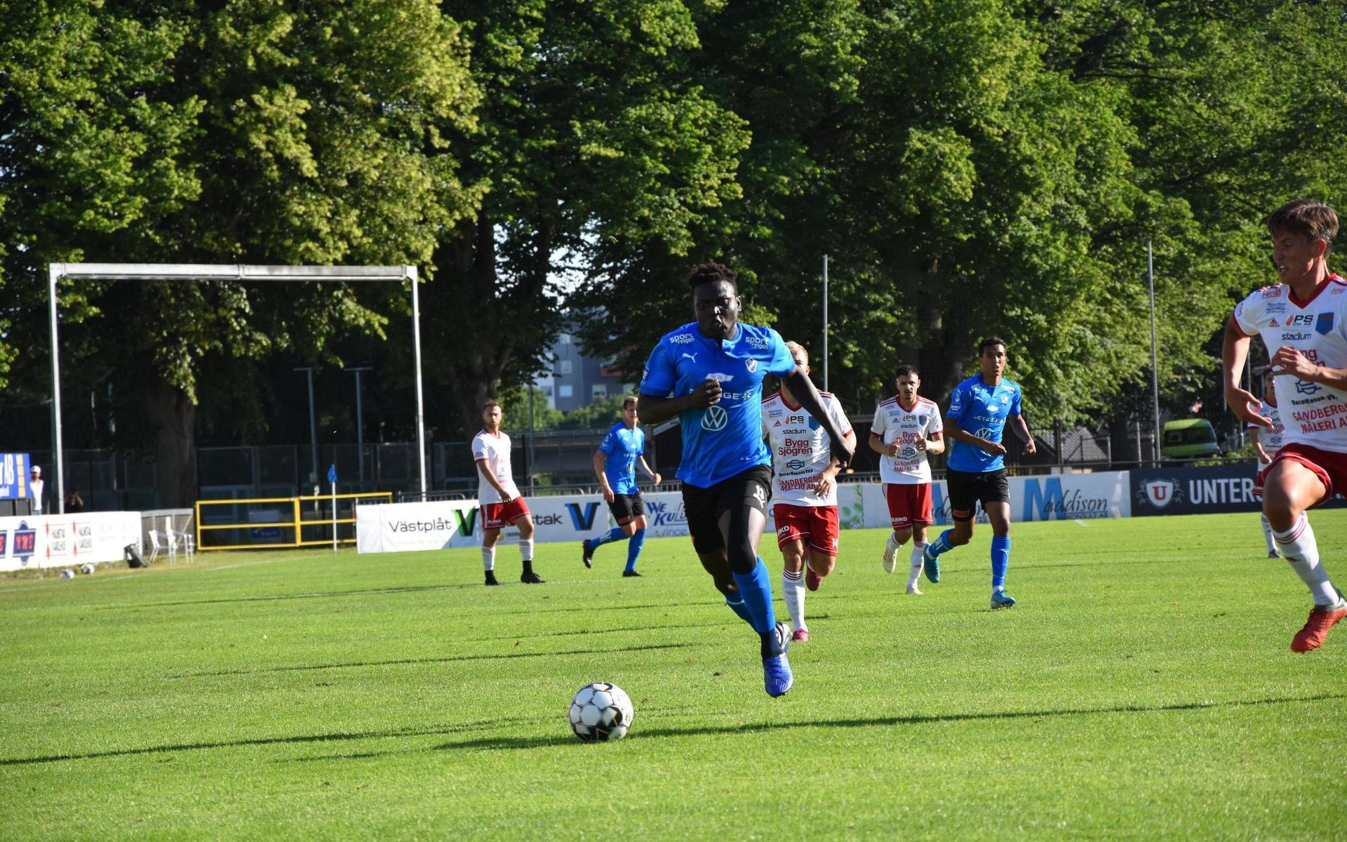 Alhassan ”Crespo” Haestad Kamara gjorde comeback i Halmstads BK:s U21-match mot Halmia och blev även målskytt.