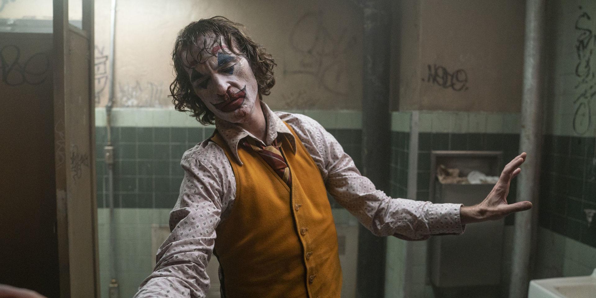 Joaquin Phoenix i 'Joker', som ligger kvar som etta på den svenska biotoppen. Pressbild. 