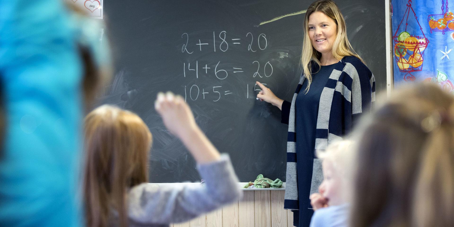 Ge lärarna mer makt över den svenskan skolan.