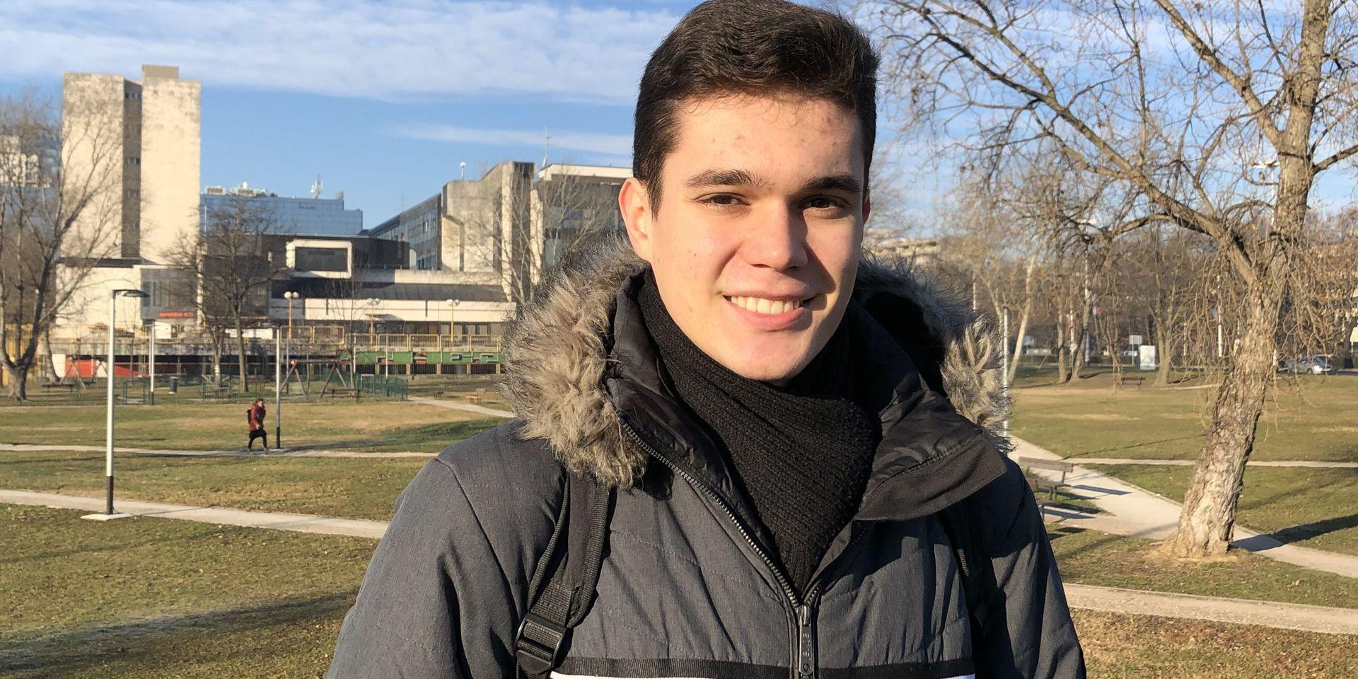 Mängder av unga kroater har lämnat hemlandet efter EU-medlemskapet 2013. Studenten Damjan Korak funderar också på att flytta - kanske till Sverige.