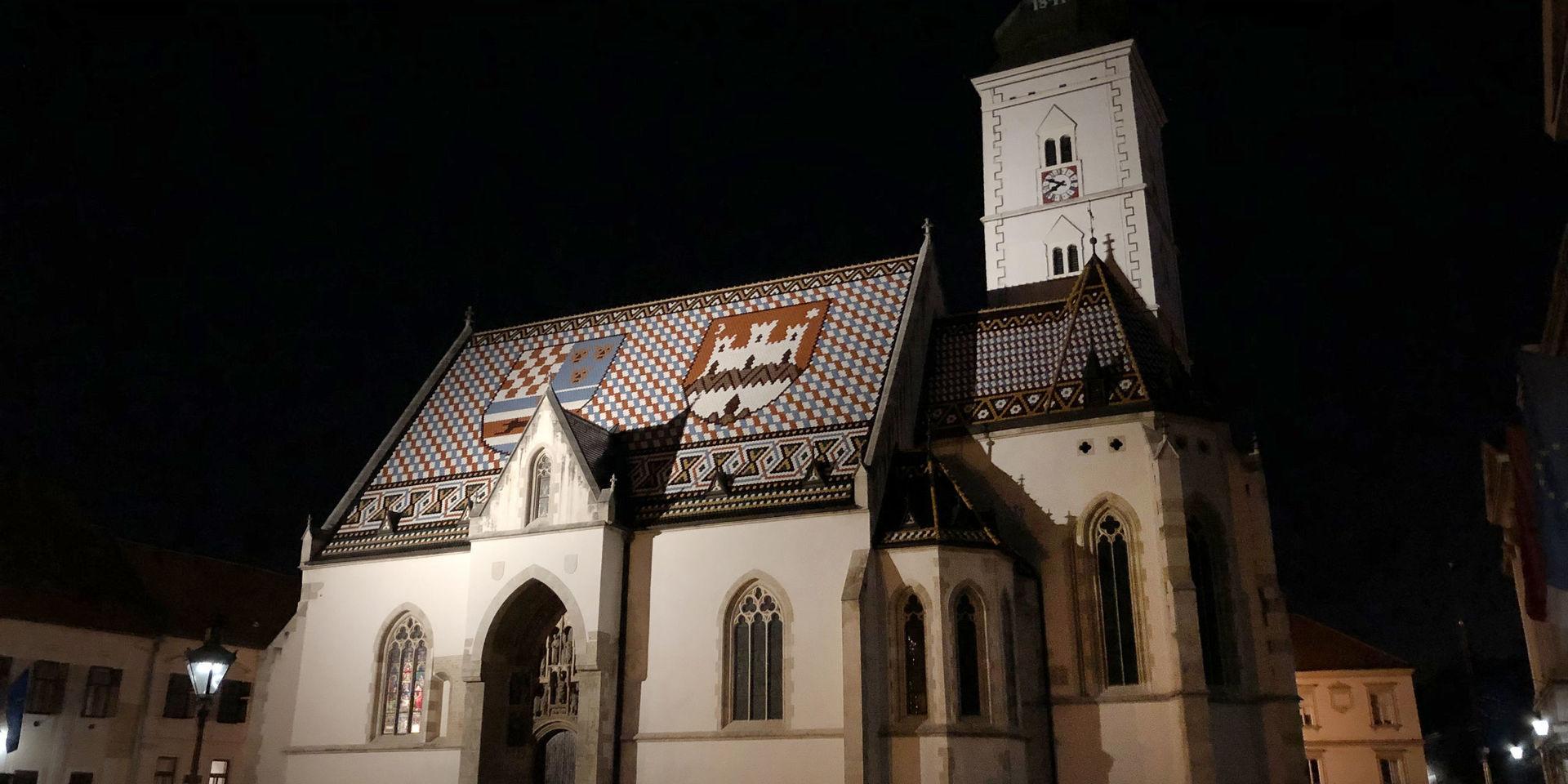 Kvällsmörkret skuggar Markuskyrkan utanför det kroatiska parlamentet i huvudstaden Zagreb. Den stadigt sjunkande befolkningen skapar huvudvärk i EU:s yngsta medlemsland.