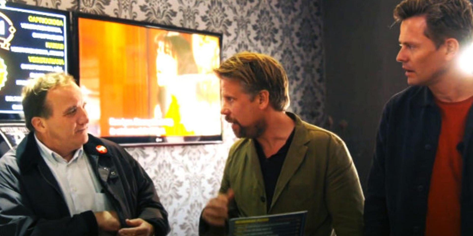 Filip och Fredrik möter Löfven i "De sista skälvande minuterna". Pressbild.
