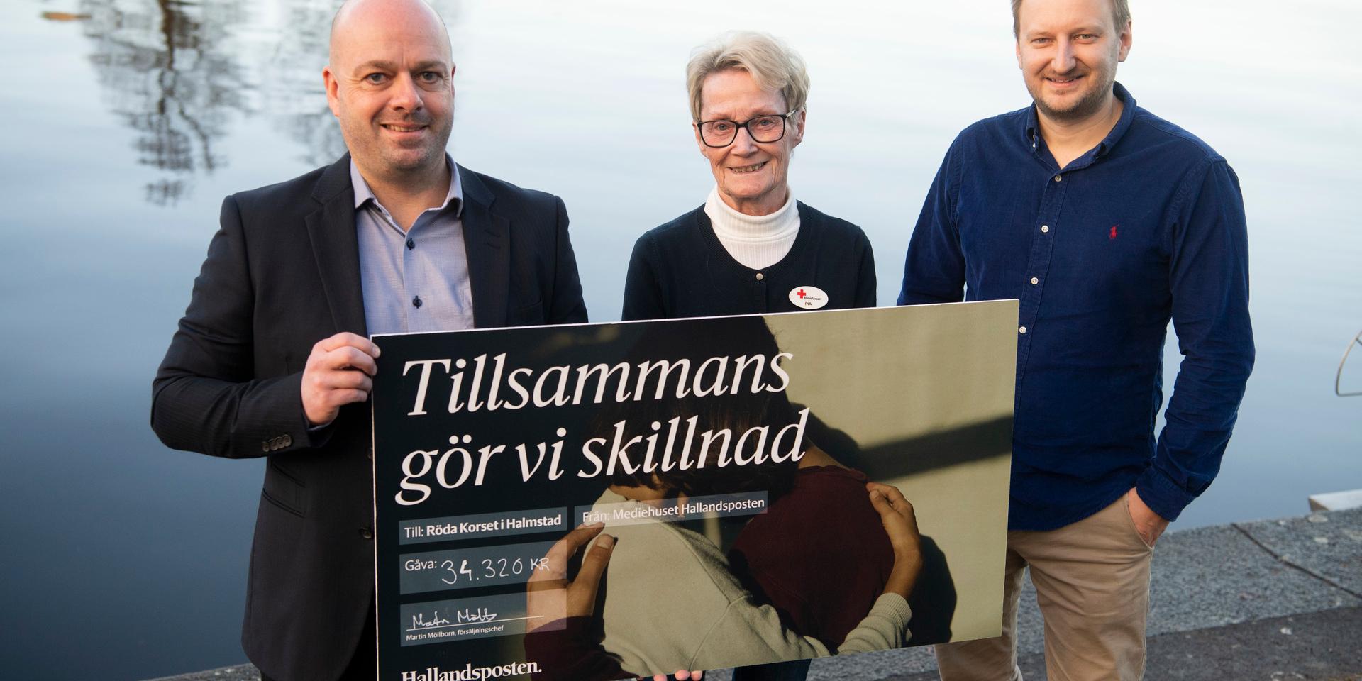 Martin Möllborn, säljchef på Hallandsposten tillsammans med Pia Eurenius, från Röda Korset och Jonas Gustavsson, medierådgivare på Hallandsposten. 