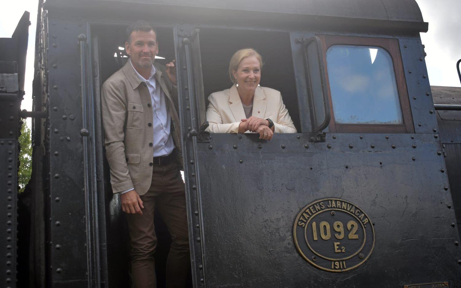 Kulturminister Jeanette Gustafsdotter var på besök i Hylte under fredagen, där hon bland annat besökte Järnvägsmuseet i Landeryd som i helgen ska anordna tågdagarna.