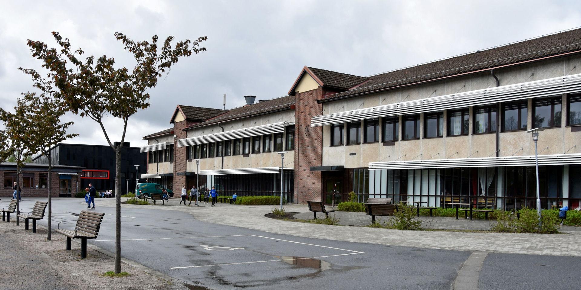 Högstadieskolan Örnaskolan har cirka 450 elever.