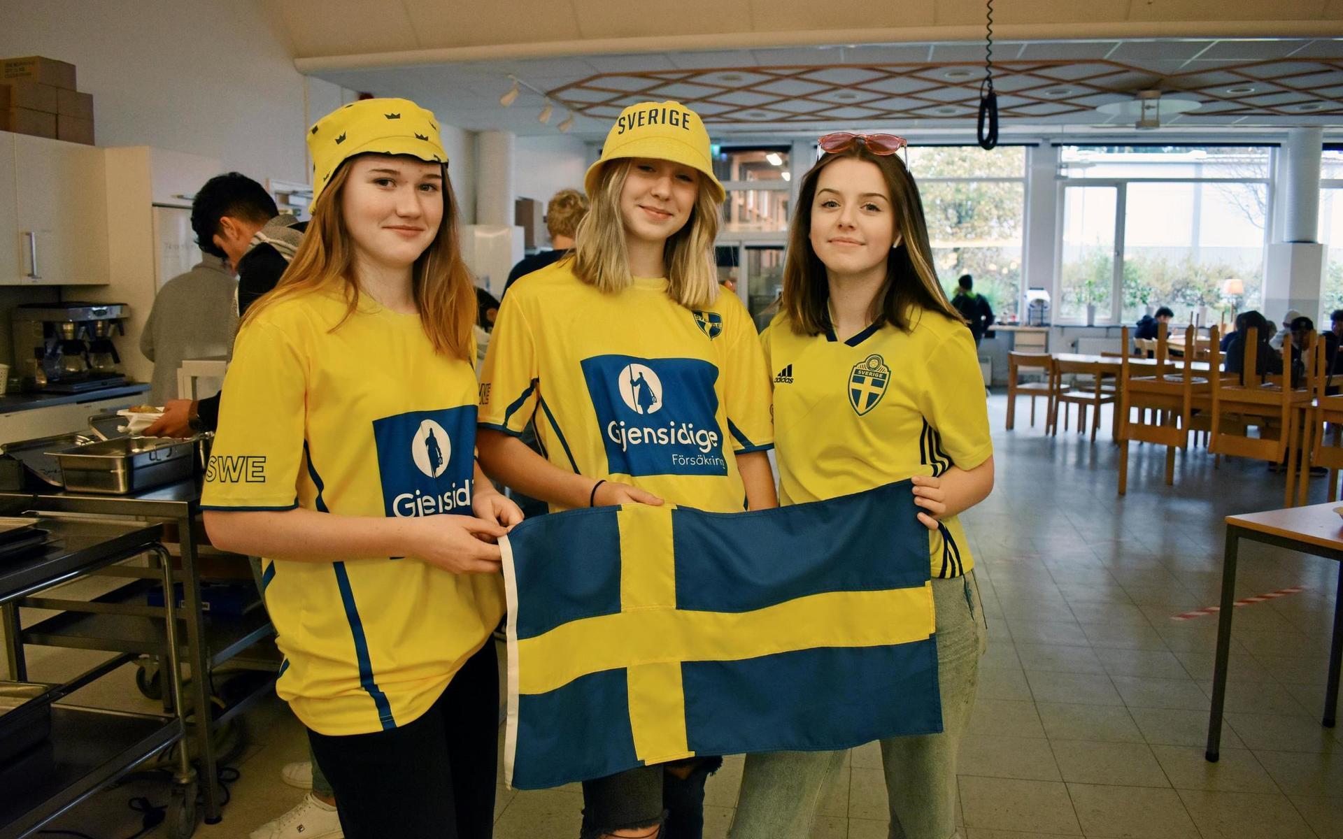 Selma Abrahamsson, Moa Larsson och Naomi Bengtsson satsade fullt ut på Sverigetema. 