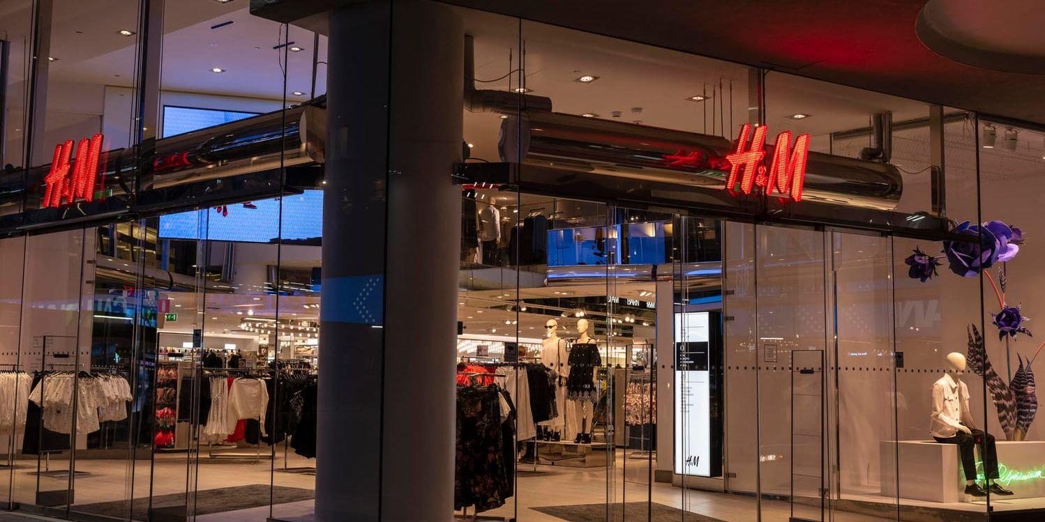 Klädkedjan H&M ökade försäljningen i första kvartalet jämfört med motsvarande kvartal 2018. Arkivbild.