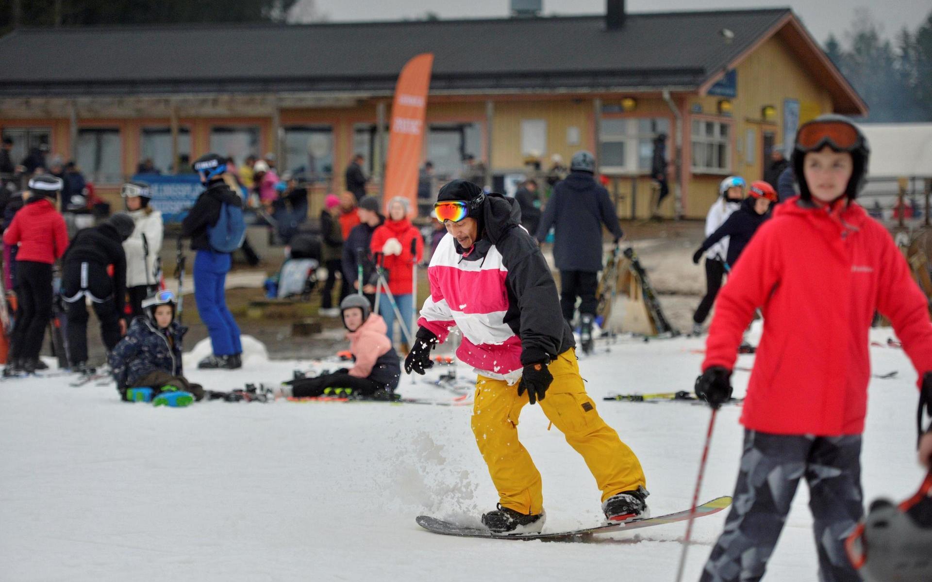 I helgen har den alpina säsongen haft premiär på Vallåsen och lockat entusiastiska besökare