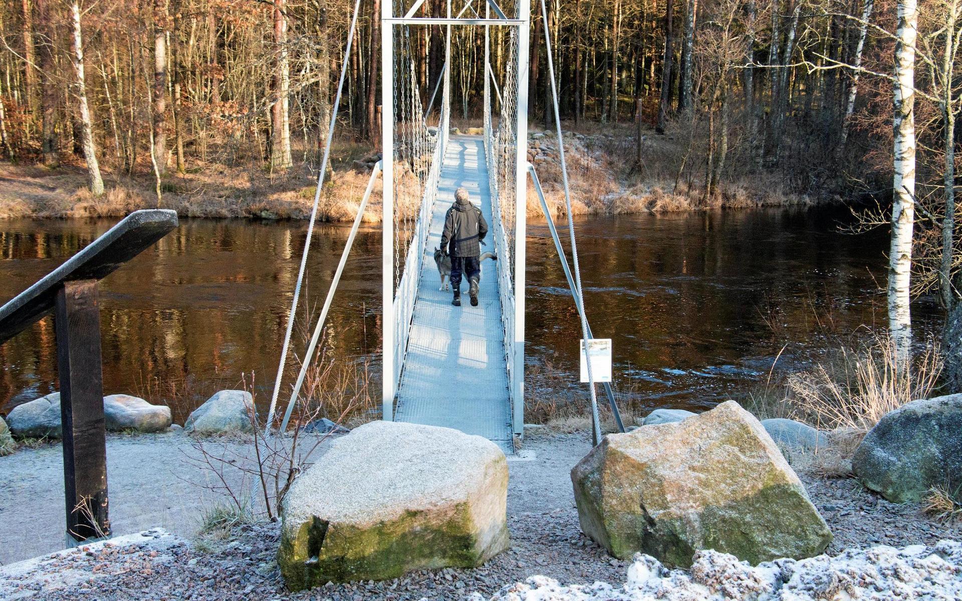 På bron över Krokån i Knäred har det upptäckts skador.