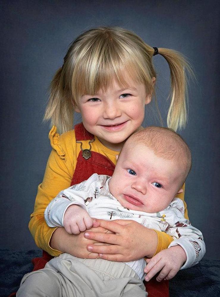 Mikael Cassel och Rebecca Karlsson fick den 12 september en pojke som heter Hannes. Han vägde 4 135 g och var 52 cm lång. Storasyster heter Emmy.