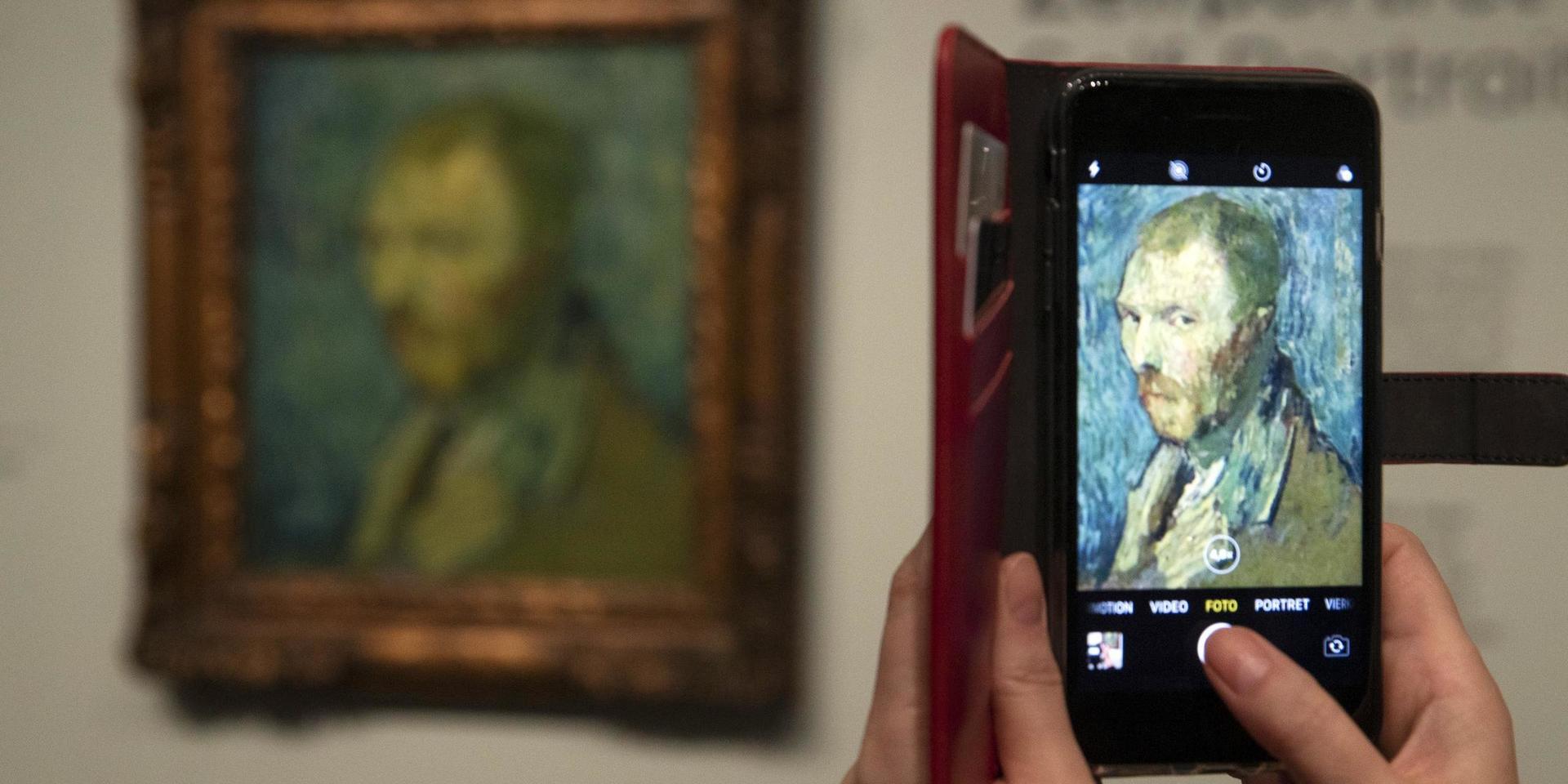 En målning av Van Gogh, ett självporträtt. 