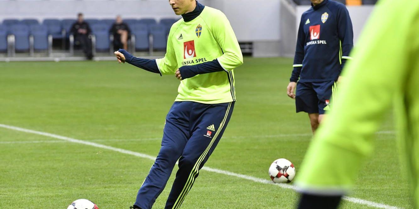 Victor Nilsson Lindelöf under träning med landslaget nyligen.