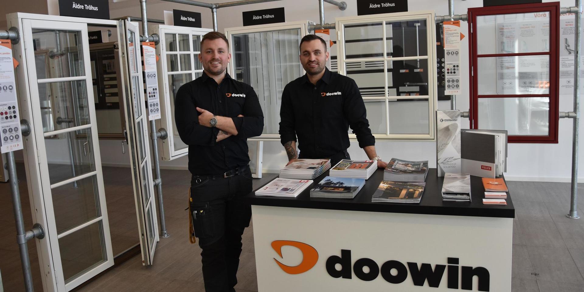 Hampus och Simon Carlsson driver Doowins Halmstadenhet och har ett showroom på Flygstaden. Förra året köpte bröderna och ett antal av kedjans andra franchisetagare loss Doowin-konceptet som tidigare ägdes av Bolist. 