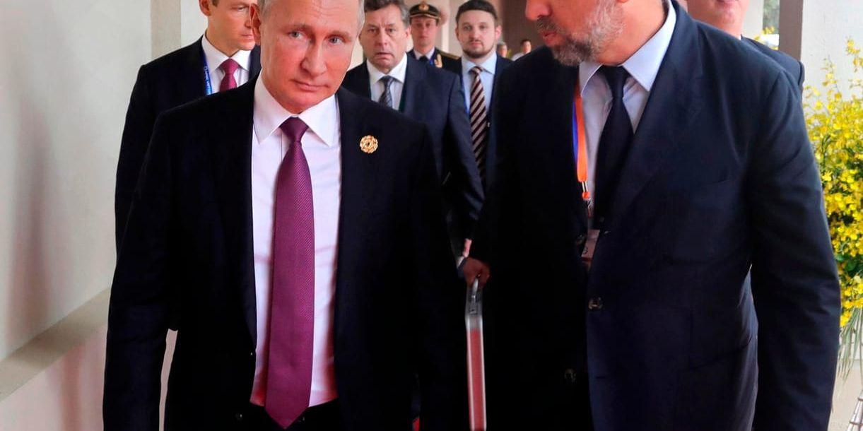 Kubalägaren, ryska Rusals huvudägare Oleg Deripaska, här tillsammans med Rysslands president Vladimir Putin. Arkivbild.